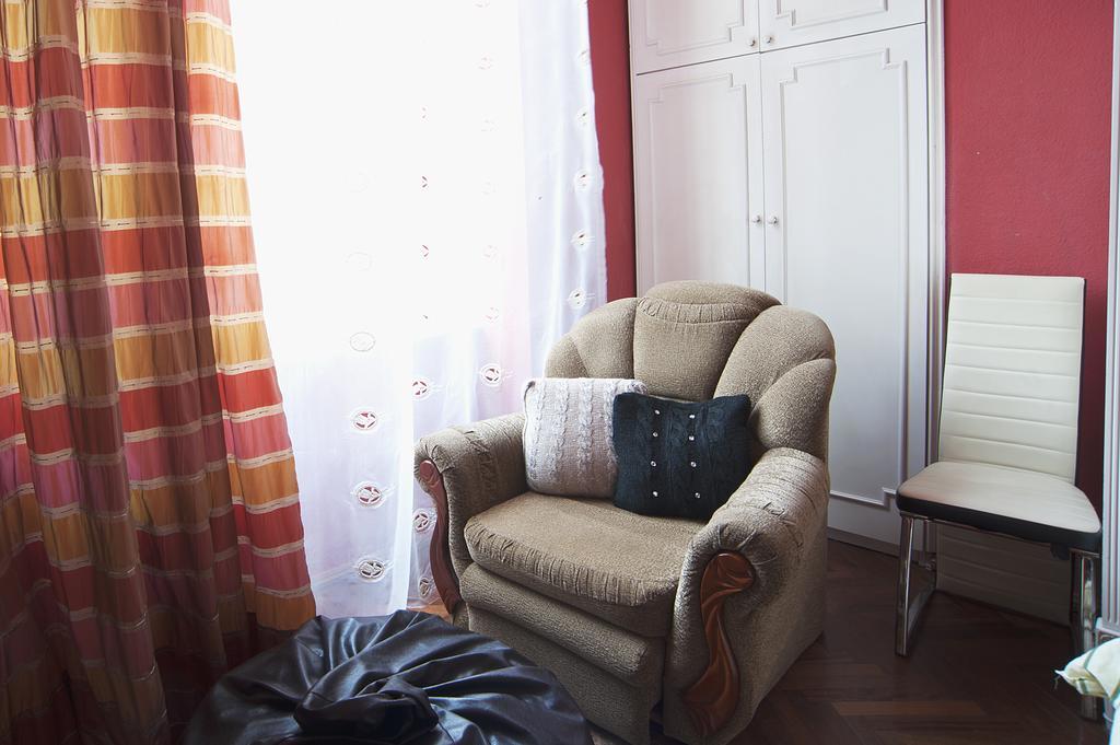 Apartment in Purtseladze Street Tbilisi Buitenkant foto